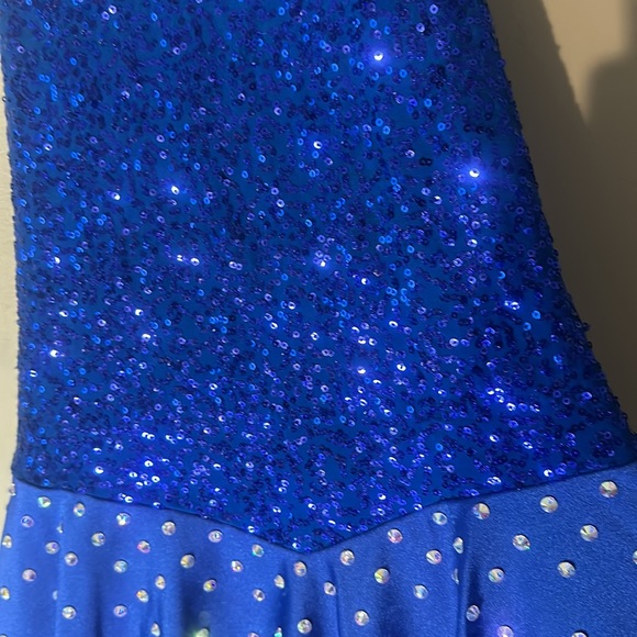 dance uniform (USED) - Picture 2 of 7